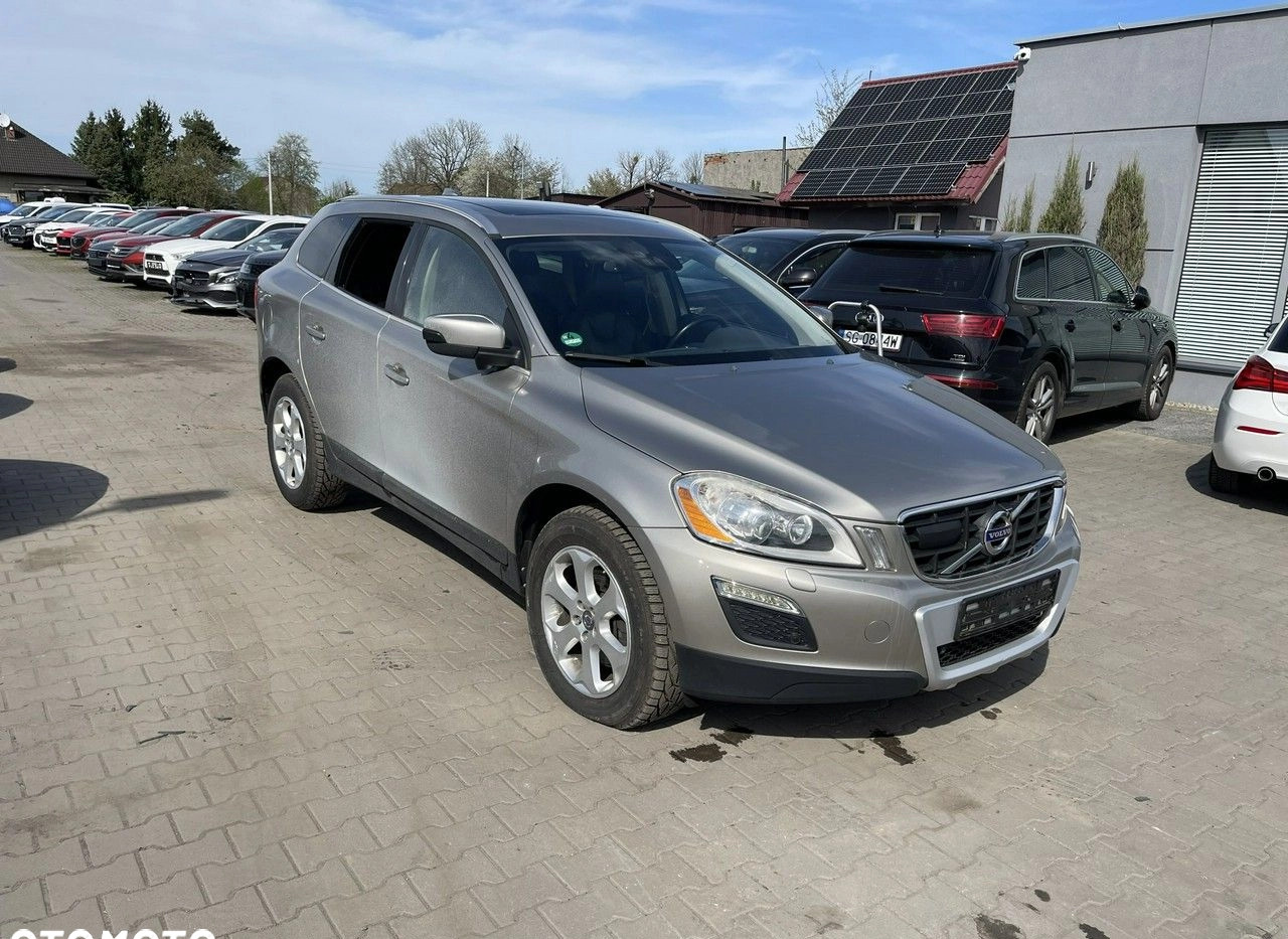 Volvo XC 60 cena 39900 przebieg: 207300, rok produkcji 2013 z Uniejów małe 172